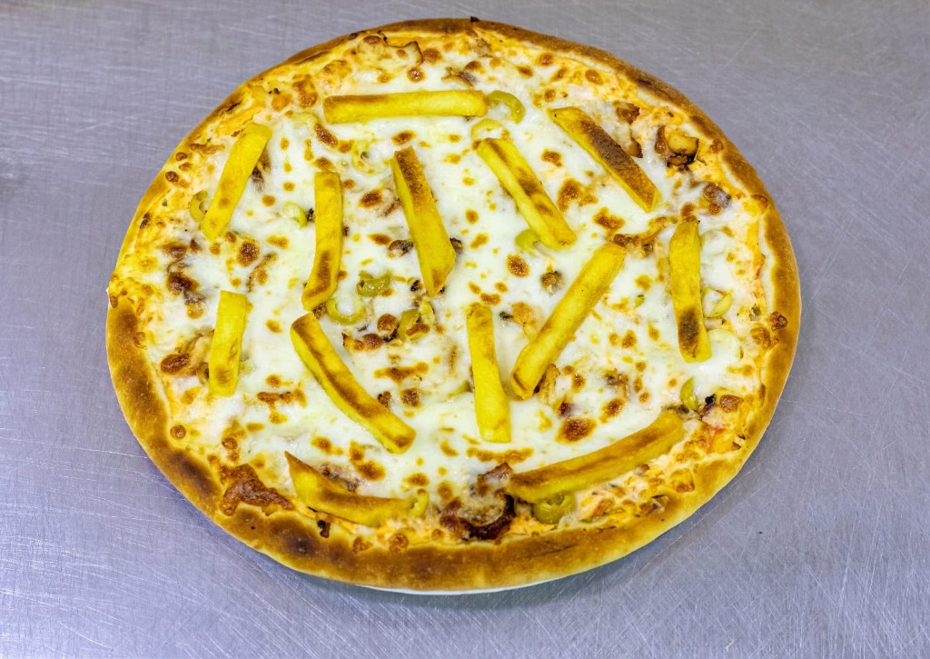 Loaded Fries Pizza (Pizza Rossi)